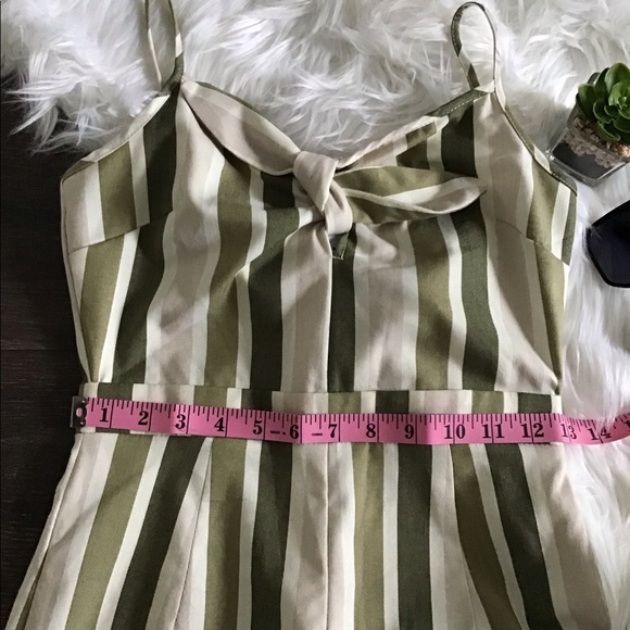 ✨NWT✨ Romeo & Juliet Couture Jumpsuit ✨ - Picture 5 of 5